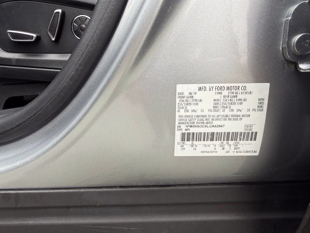 2020 Silver Metallic Ford Explorer ST 4X4 SUV