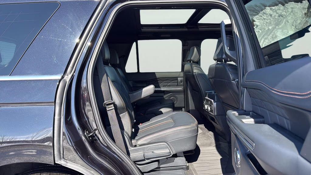 2024 Black Ford Expedition Platinum 4X4 SUV
