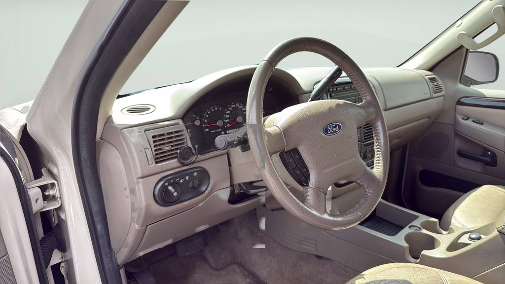 2005 Silver Ford Explorer Limited 4X4 SUV