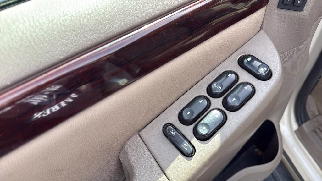 2005 Silver Ford Explorer Limited 4X4 SUV