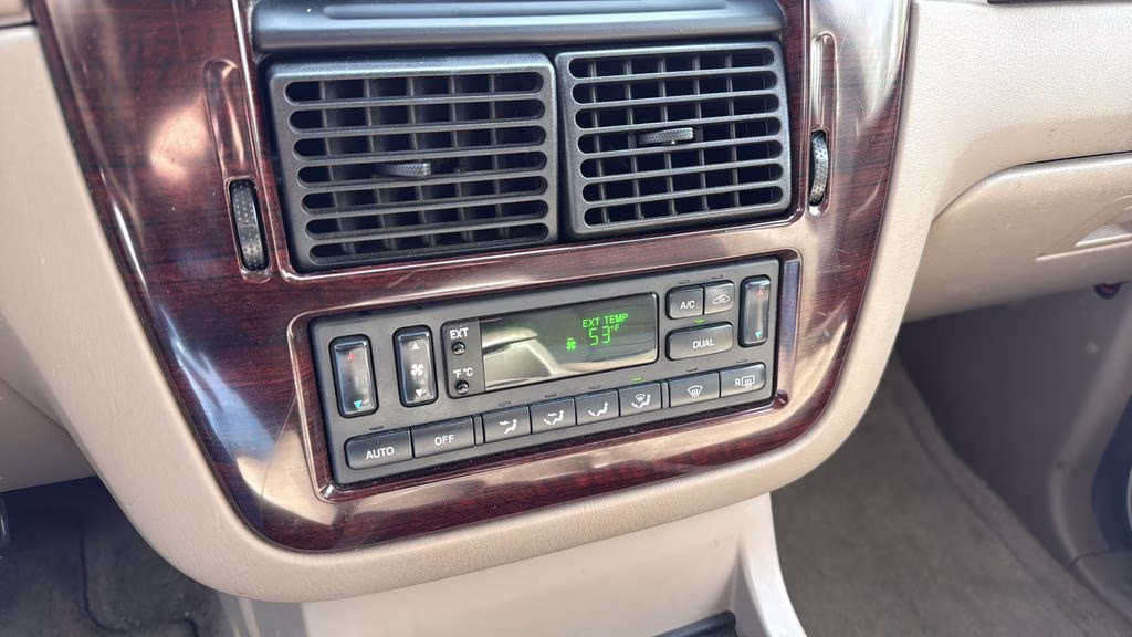 2005 Silver Ford Explorer Limited 4X4 SUV