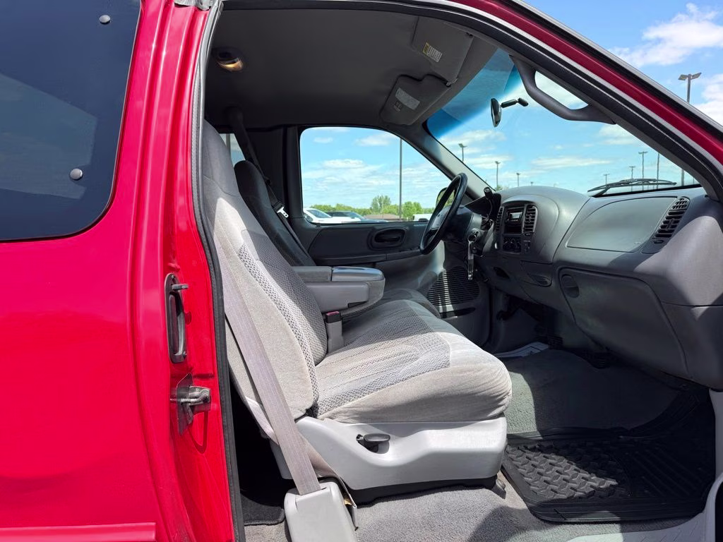 1999 Bright Red Clearcoat Ford F-150 XL 4X4 Truck