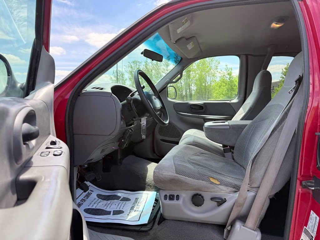 1999 Bright Red Clearcoat Ford F-150 XL 4X4 Truck