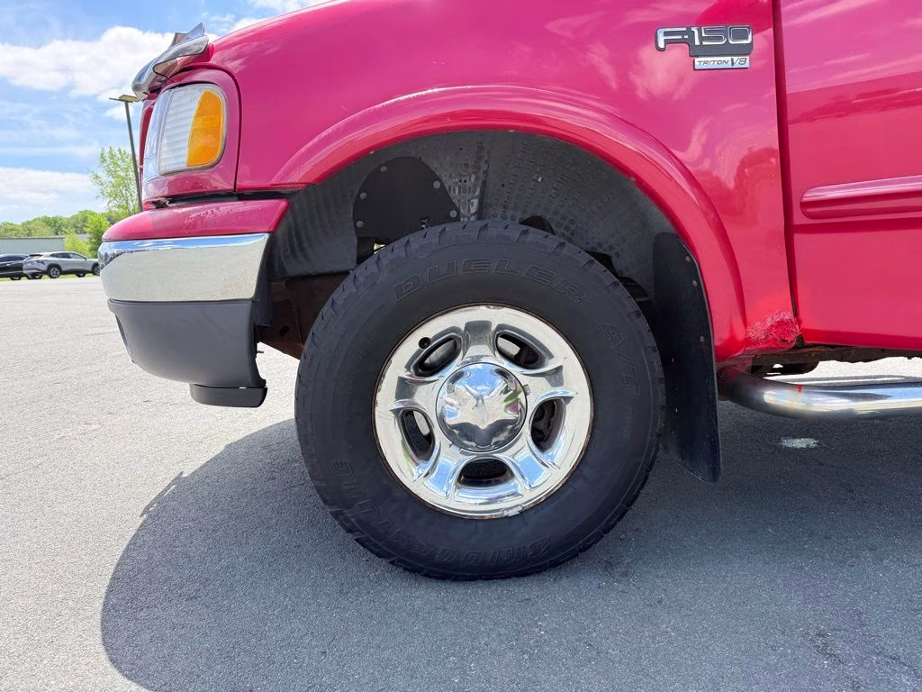 1999 Bright Red Clearcoat Ford F-150 XL 4X4 Truck