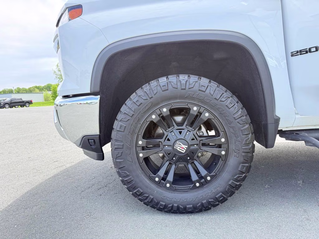 2024 Summit White Chevrolet Silverado 2500HD LT 4X4 Truck