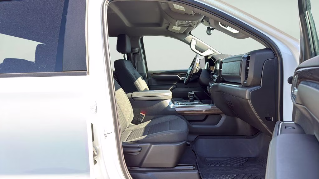 2023 Summit White Chevrolet Silverado 1500 LT 4X4 Truck