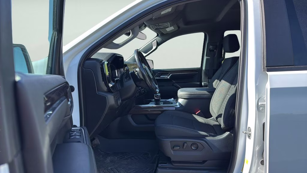 2023 Summit White Chevrolet Silverado 1500 LT 4X4 Truck