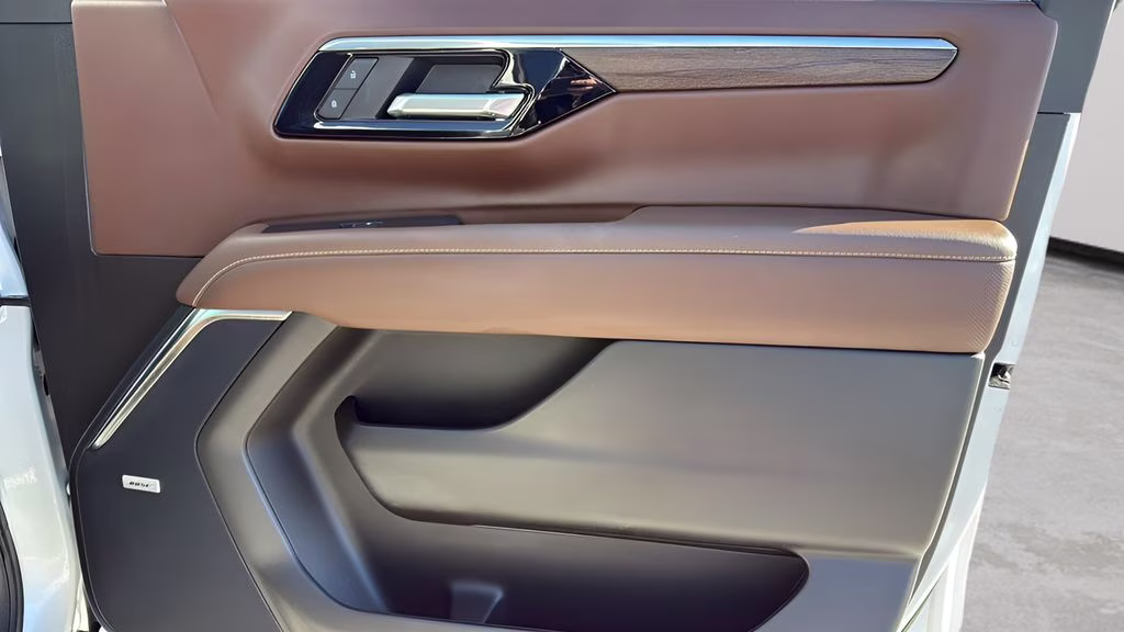 2025 Iridescent Pearl Tricoat Chevrolet Tahoe High Country AWD 4X4 SUV