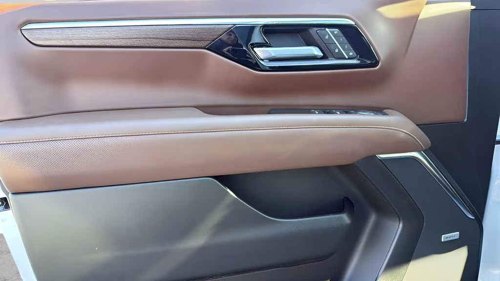 2025 Iridescent Pearl Tricoat Chevrolet Tahoe High Country AWD 4X4 SUV