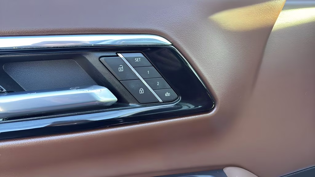 2025 Iridescent Pearl Tricoat Chevrolet Tahoe High Country AWD 4X4 SUV