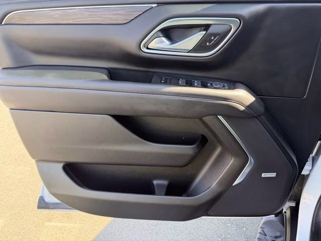 2024 White Chevrolet Suburban Z71 4X4 SUV