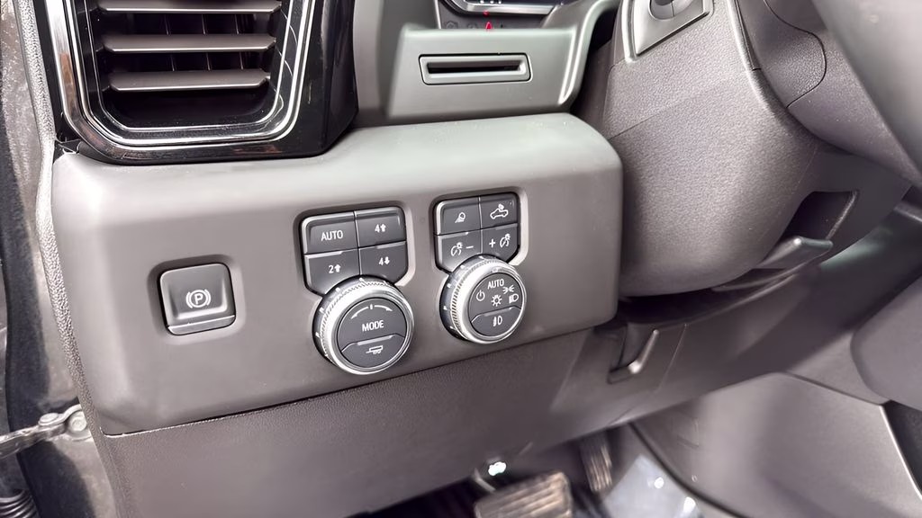 2025 Onyx Black GMC Sierra 2500HD AT4 4X4 Truck