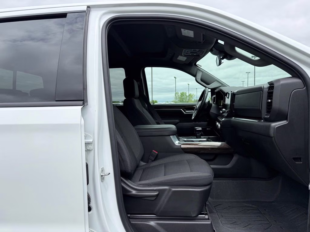 2025 White GMC Sierra 1500 Elevation 4X4 Truck