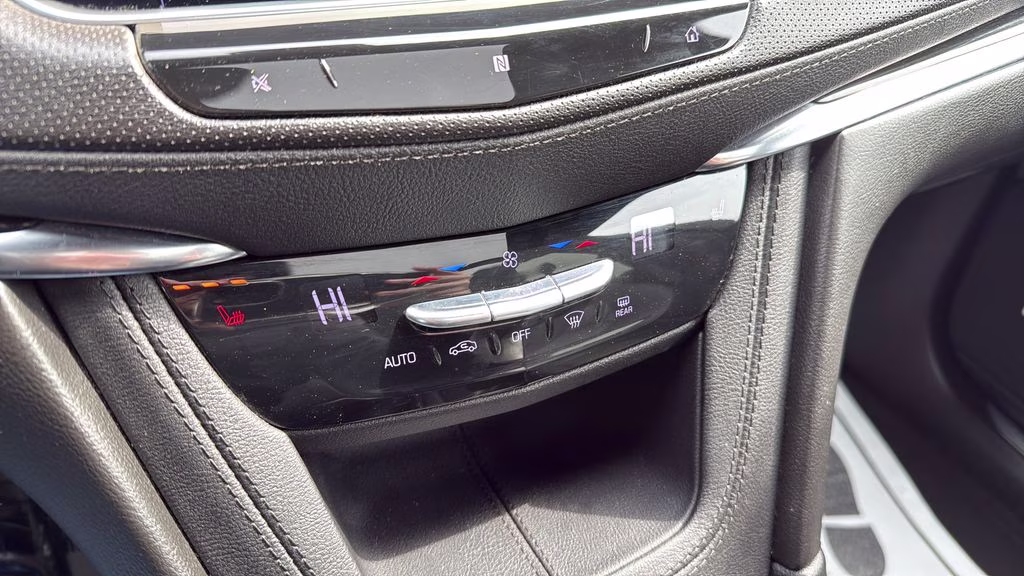 2021 Black Cadillac XT5 Premium Luxury AWD SUV