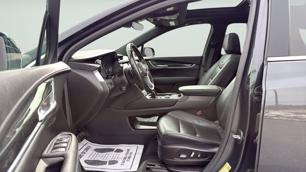 2021 Black Cadillac XT5 Premium Luxury AWD SUV