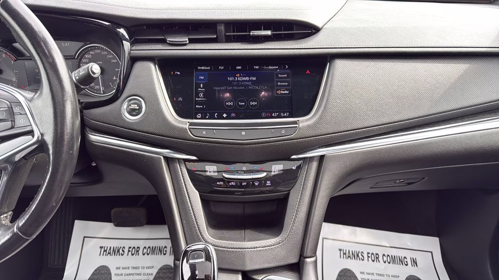 2021 Black Cadillac XT5 Premium Luxury AWD SUV