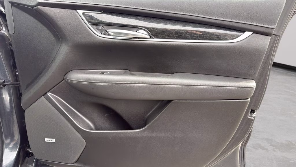 2021 Black Cadillac XT5 Premium Luxury AWD SUV