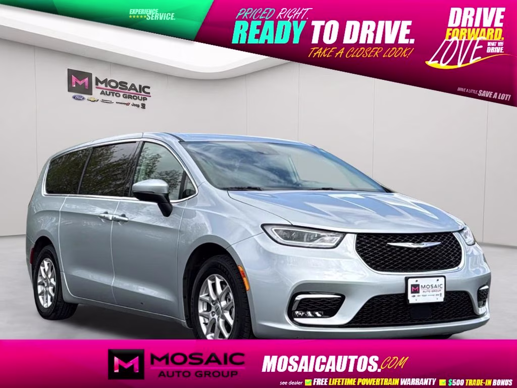 2023 Silver Mist Clearcoat Chrysler Pacifica Touring L FWD Van