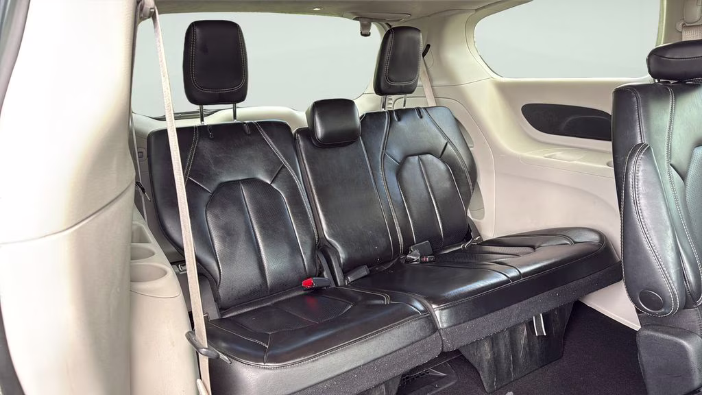 2023 Silver Mist Clearcoat Chrysler Pacifica Touring L FWD Van