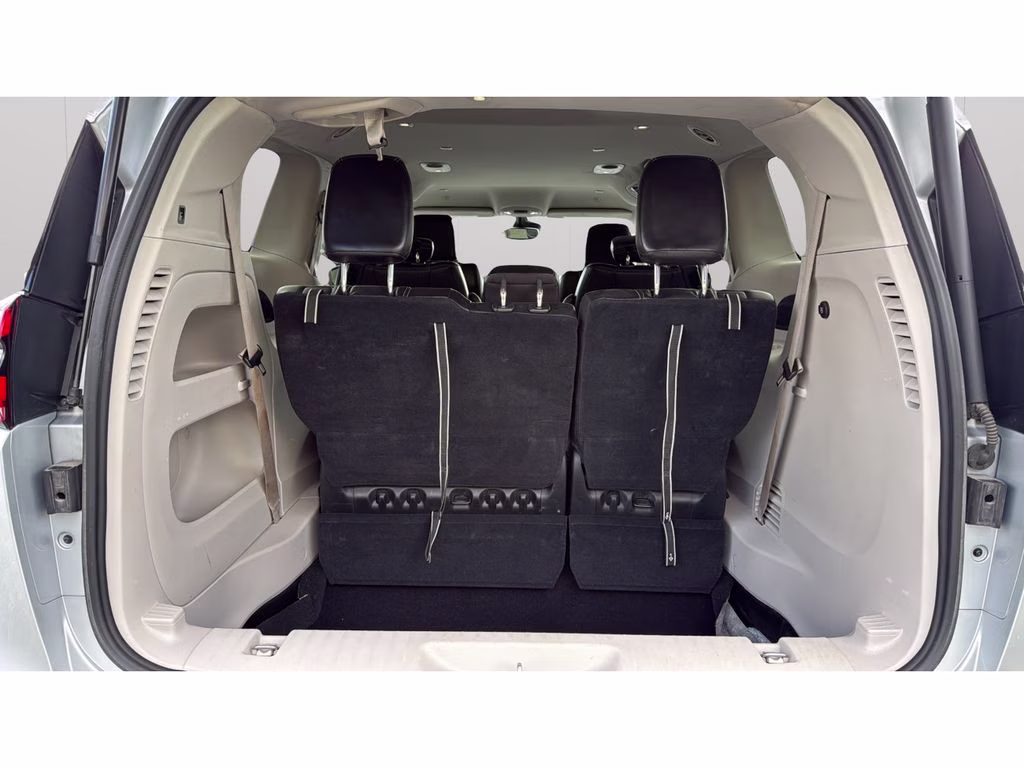 2023 Silver Mist Clearcoat Chrysler Pacifica Touring L FWD Van