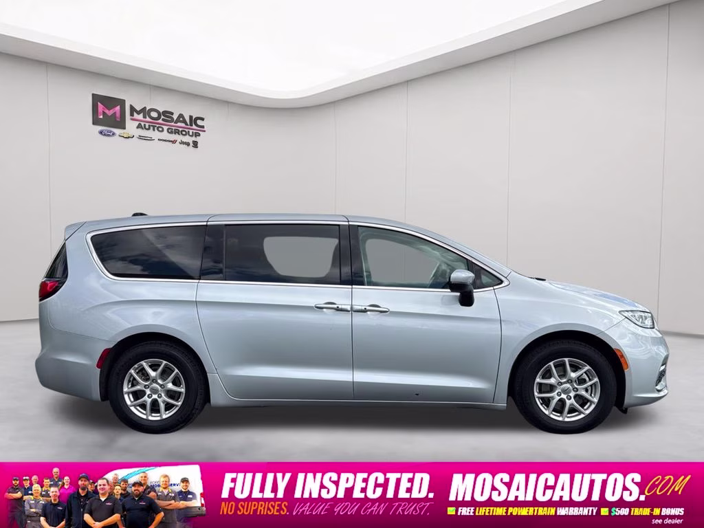 2023 Silver Mist Clearcoat Chrysler Pacifica Touring L FWD Van