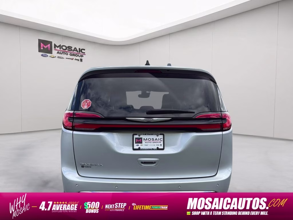 2023 Silver Mist Clearcoat Chrysler Pacifica Touring L FWD Van