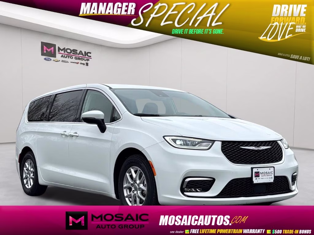 2023 Bright White Clearcoat Chrysler Pacifica Touring L FWD Van