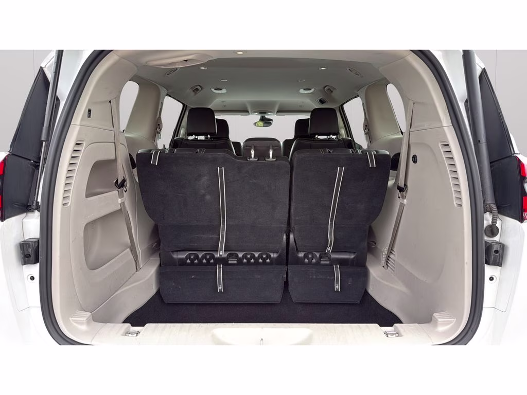 2023 Bright White Clearcoat Chrysler Pacifica Touring L FWD Van