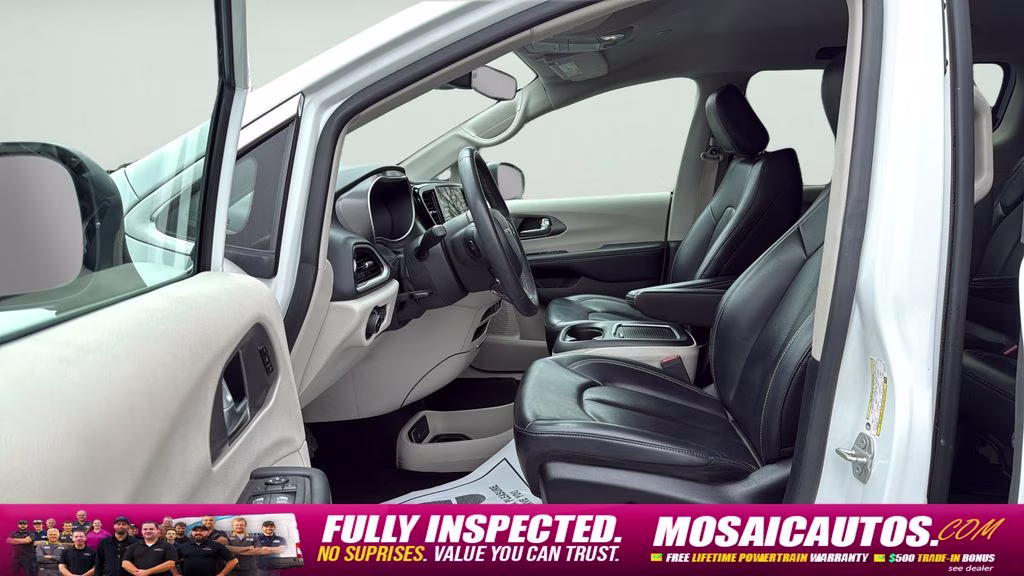 2023 Bright White Clearcoat Chrysler Pacifica Touring L FWD Van