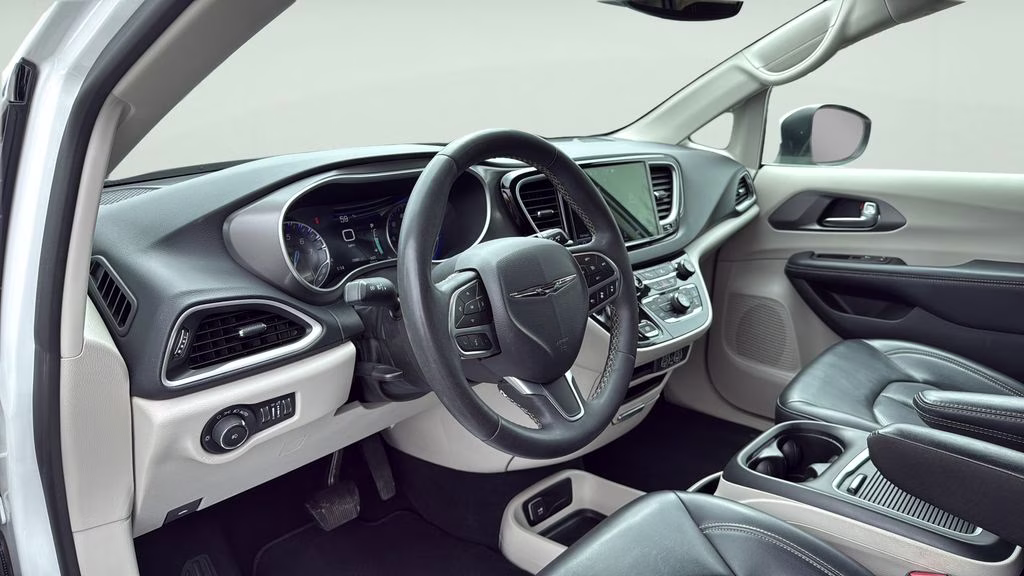 2023 Bright White Clearcoat Chrysler Pacifica Touring L FWD Van
