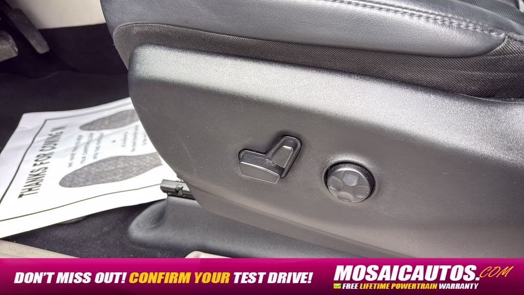2023 Bright White Clearcoat Chrysler Pacifica Touring L FWD Van