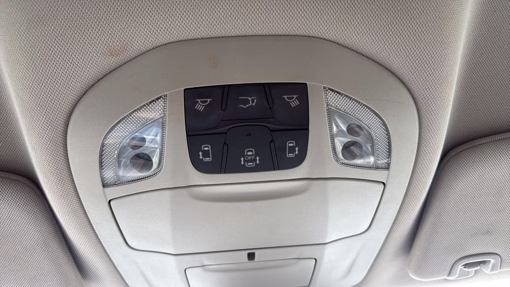 2023 Bright White Clearcoat Chrysler Pacifica Touring L FWD Van