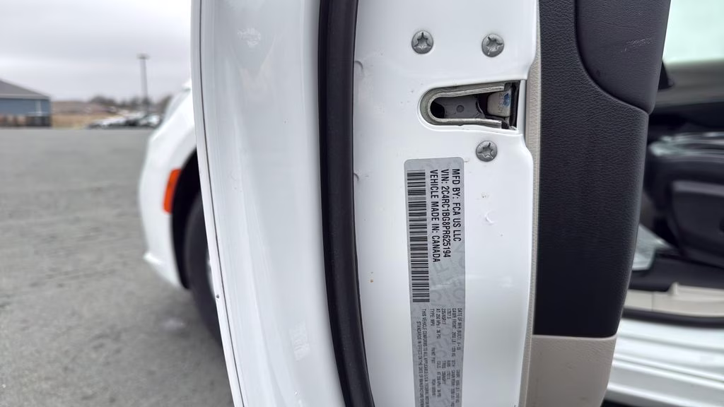 2023 Bright White Clearcoat Chrysler Pacifica Touring L FWD Van