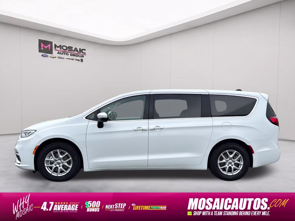 2023 Bright White Clearcoat Chrysler Pacifica Touring L FWD Van