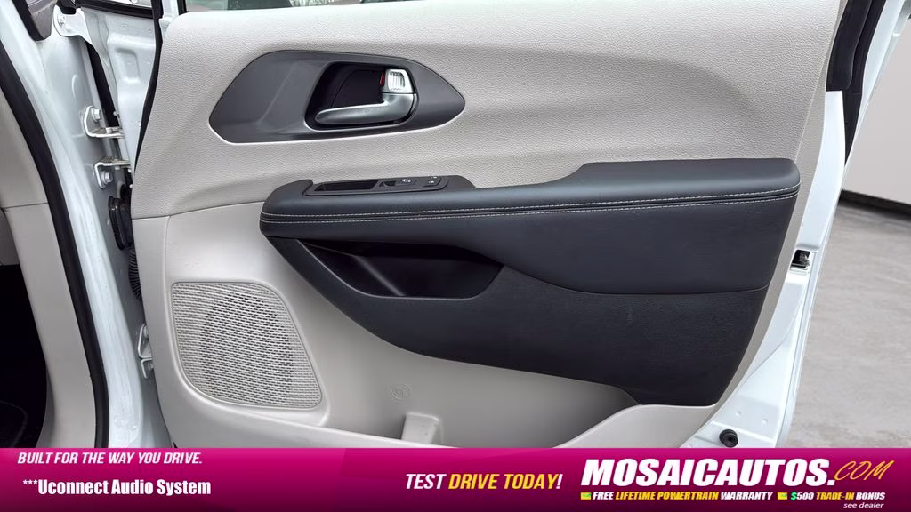 2023 Bright White Clearcoat Chrysler Pacifica Touring L FWD Van
