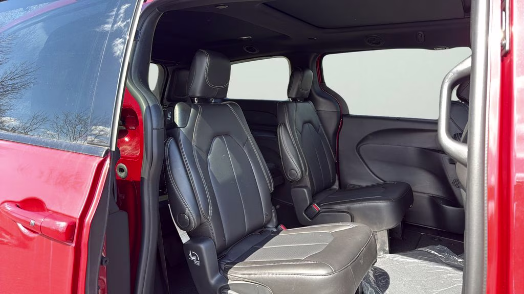 2026 Red Hot Pearlcoat Chrysler Pacifica Select AWD Van