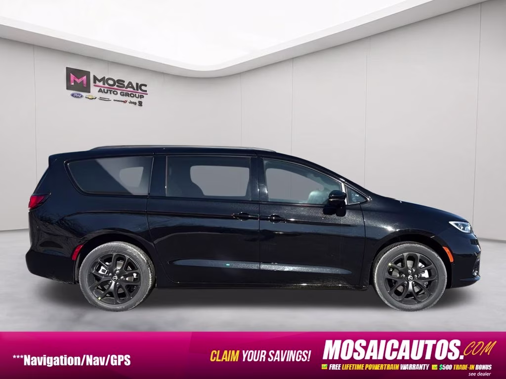 2026 Diamond Black Crystal Pearlcoat Chrysler Pacifica Select S Appearance Package AWD Van