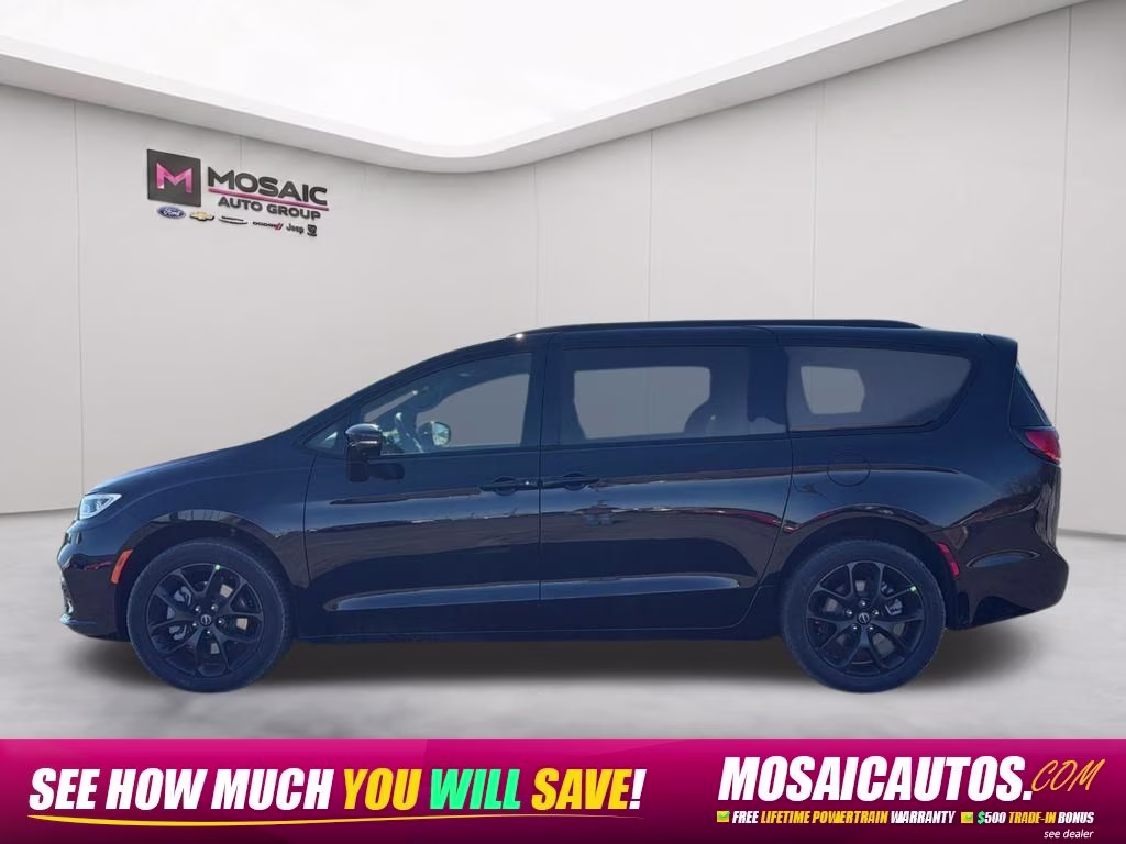 2026 Diamond Black Crystal Pearlcoat Chrysler Pacifica Select S Appearance Package AWD Van