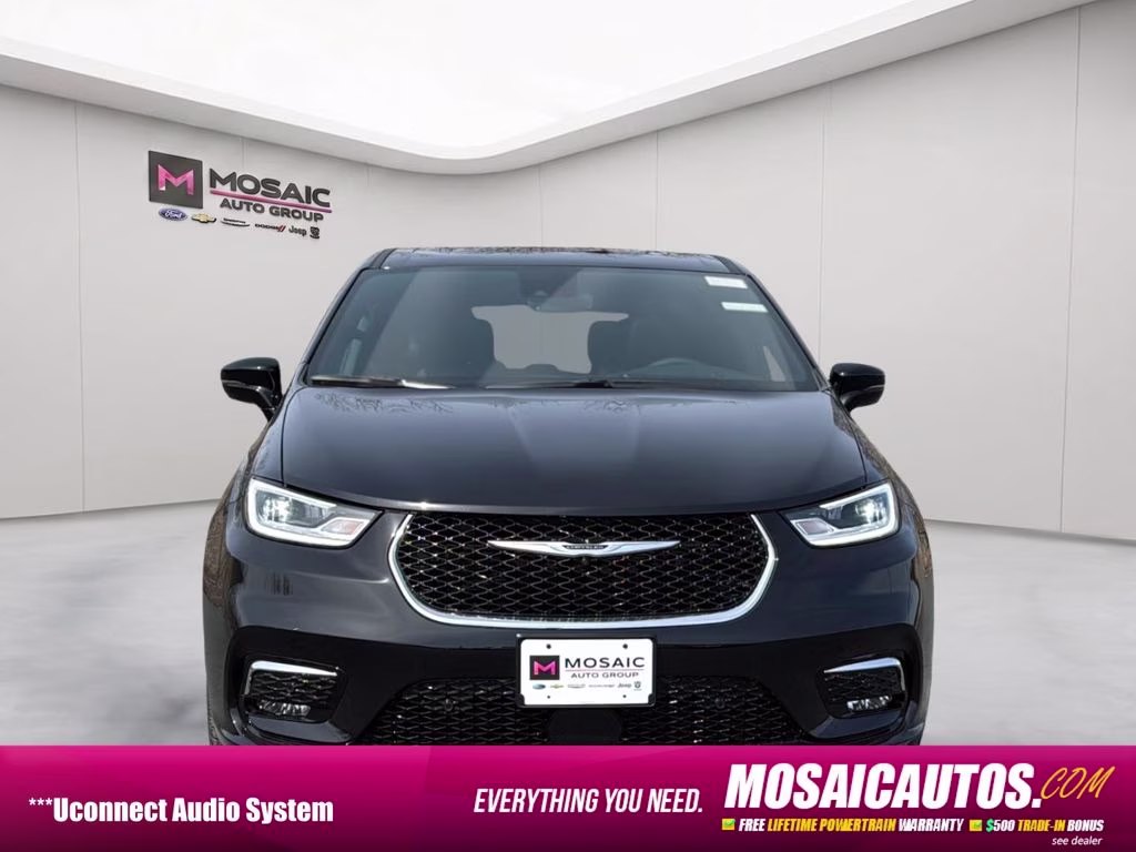 2026 Diamond Black Crystal Pearlcoat Chrysler Pacifica Select AWD Van