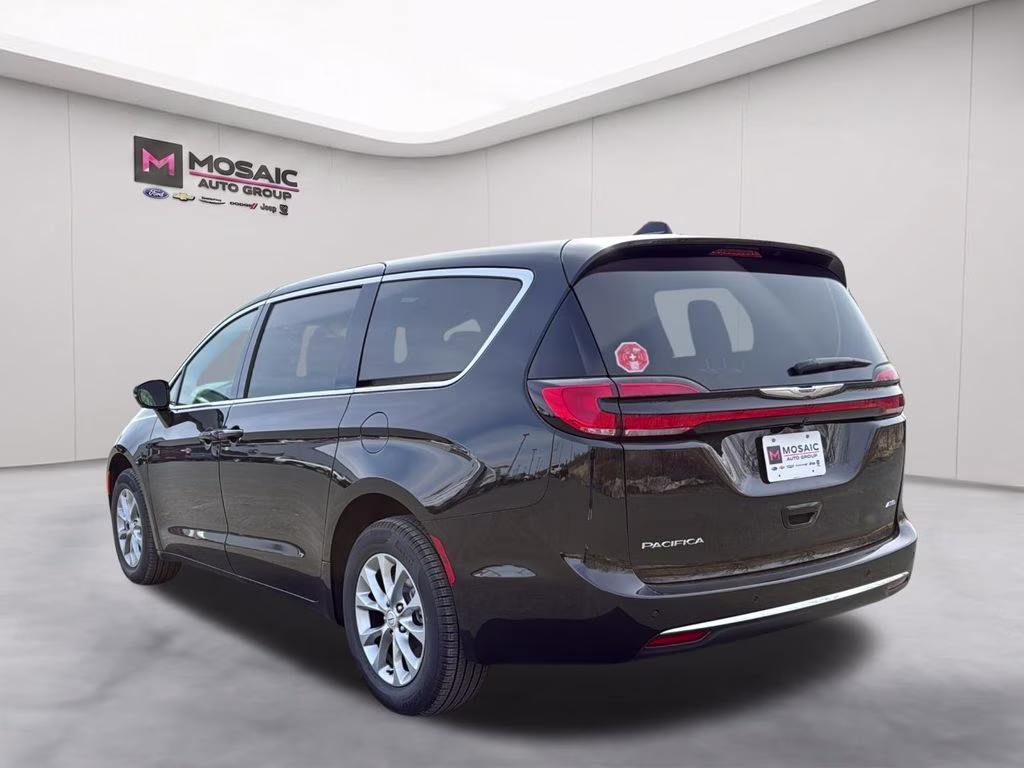 2026 Diamond Black Crystal Pearlcoat Chrysler Pacifica Select AWD Van