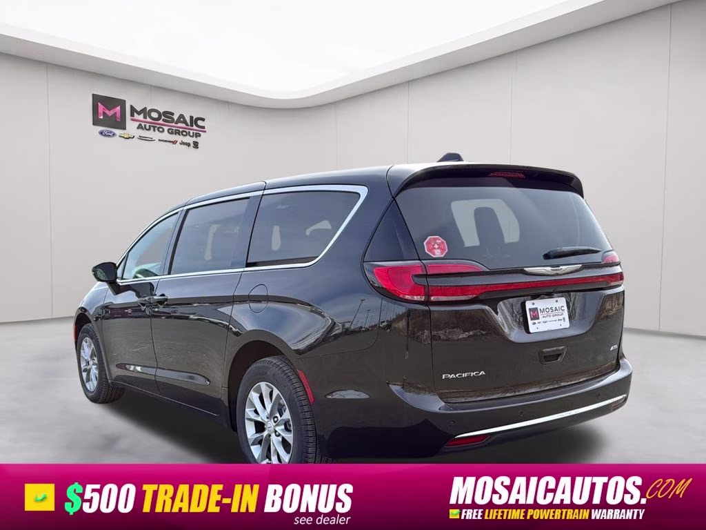 2026 Diamond Black Crystal Pearlcoat Chrysler Pacifica Select AWD Van