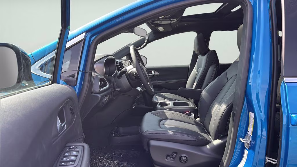2026 Hydro Blue Pearlcoat Chrysler Pacifica Select AWD Van