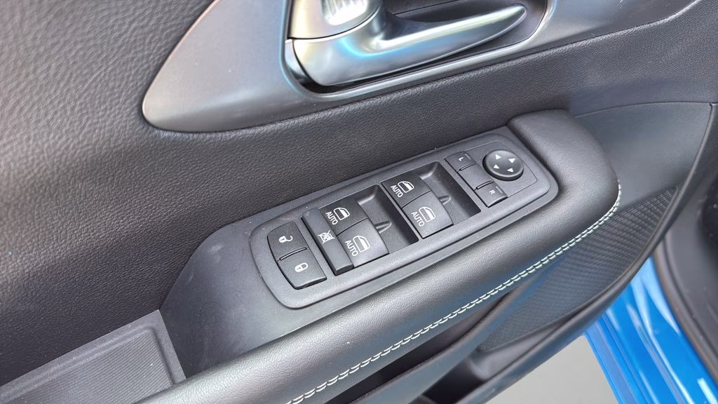 2026 Hydro Blue Pearlcoat Chrysler Pacifica Select AWD Van