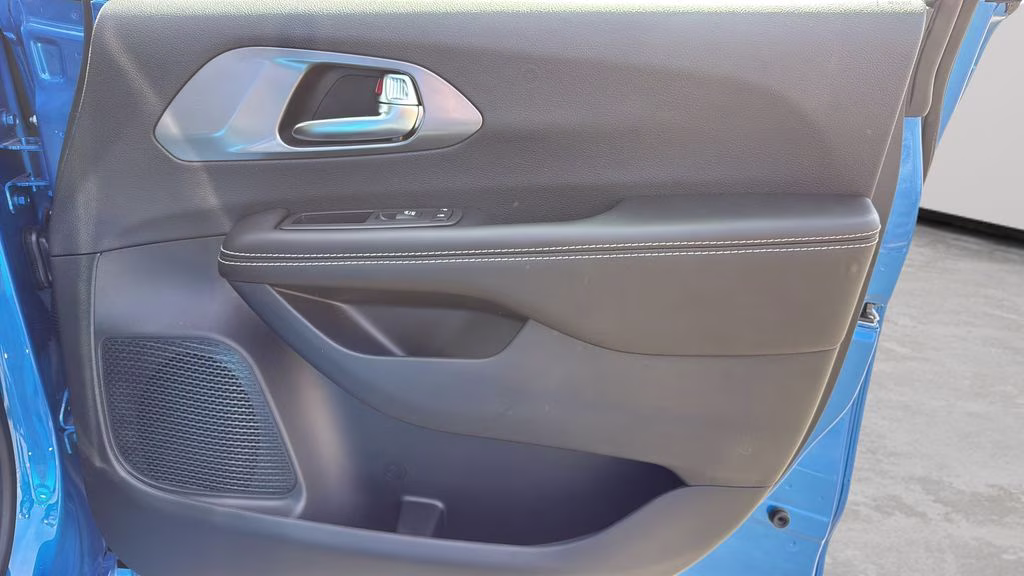 2026 Hydro Blue Pearlcoat Chrysler Pacifica Select AWD Van