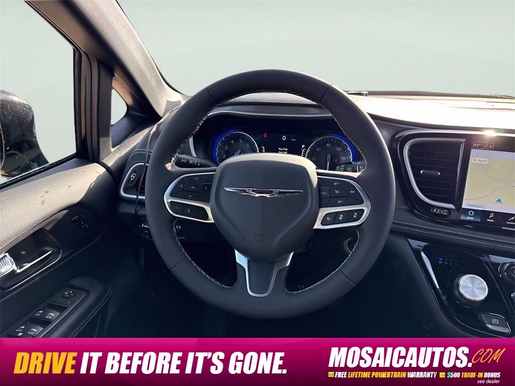 2026 Diamond Black Crystal Pearlcoat Chrysler Pacifica Select Uconnect Theater Family Group II AWD Van