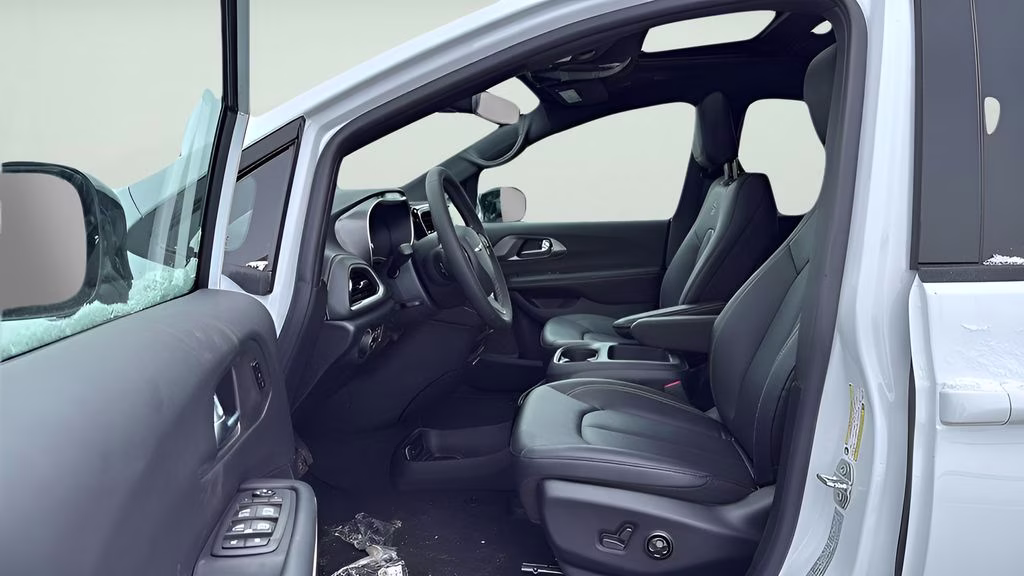 2026 Bright White Clearcoat Chrysler Pacifica Select AWD Van