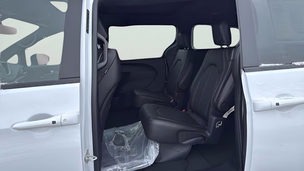 2026 Bright White Clearcoat Chrysler Pacifica Select AWD Van