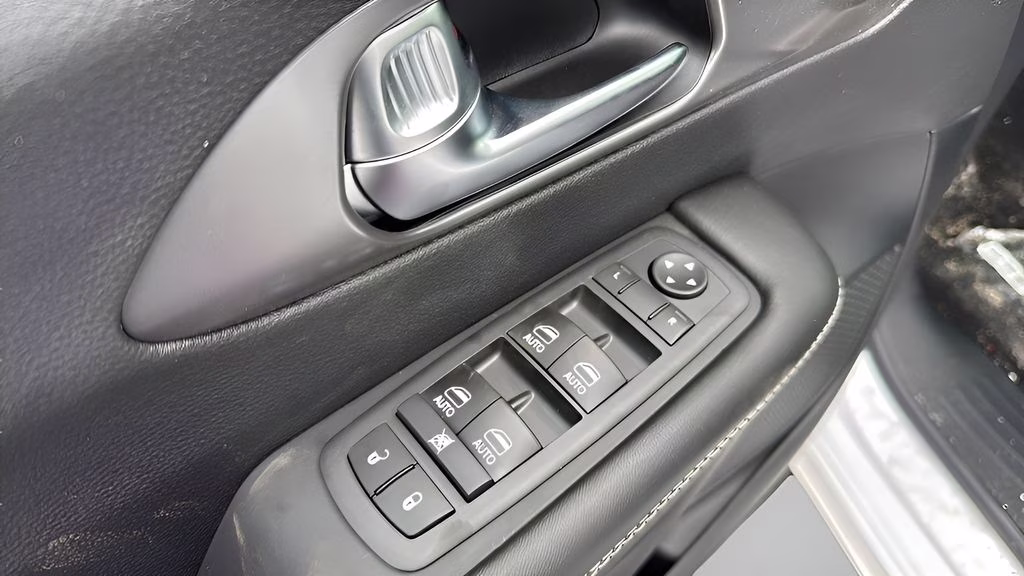 2026 Bright White Clearcoat Chrysler Pacifica Select AWD Van