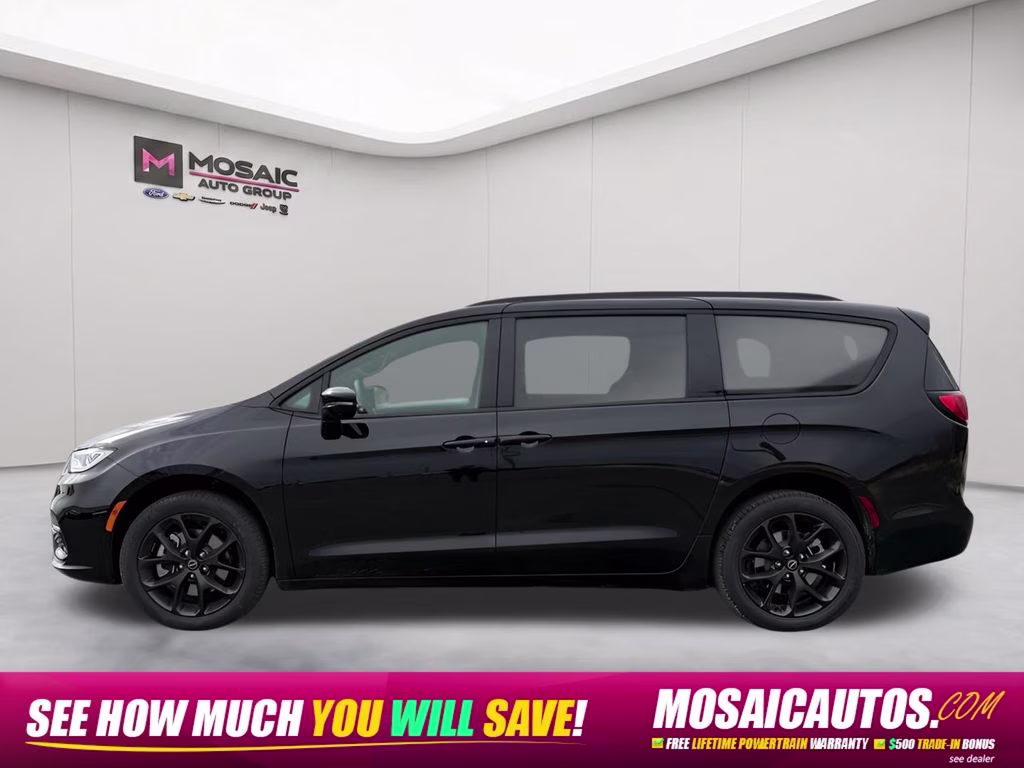 2026 Diamond Black Crystal Pearlcoat Chrysler Pacifica Select AWD Van