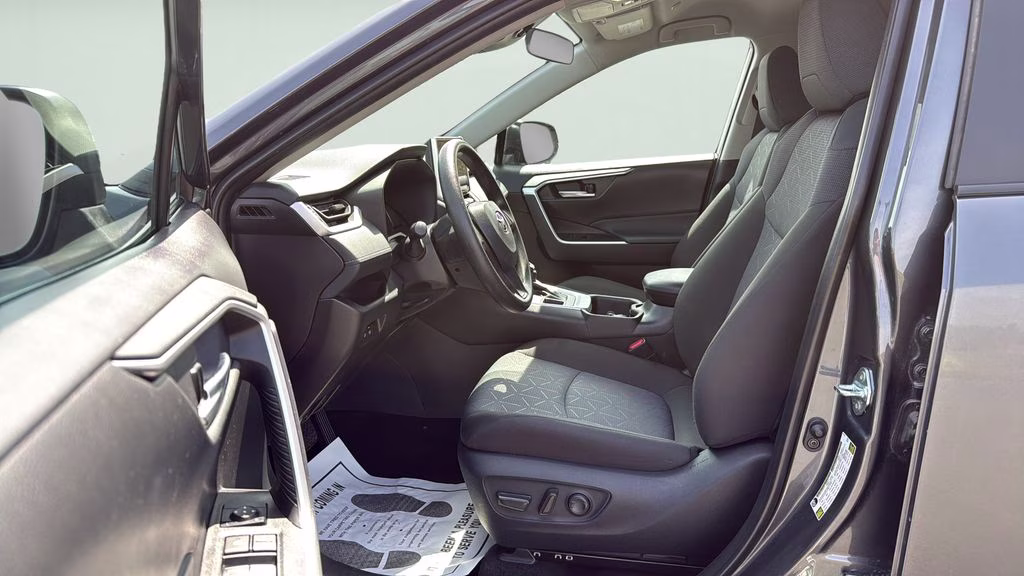 2025 Magnetic Gray Metallic Toyota RAV4 XLE AWD SUV